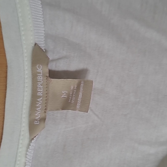 NWOT Banana Republic  T shirt - Picture 3 of 4